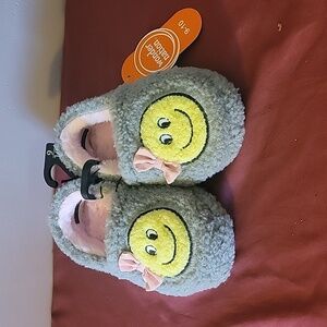Wonder Nation Happy Smiley Face Gray, Pink & Yellow Slippers, NWT